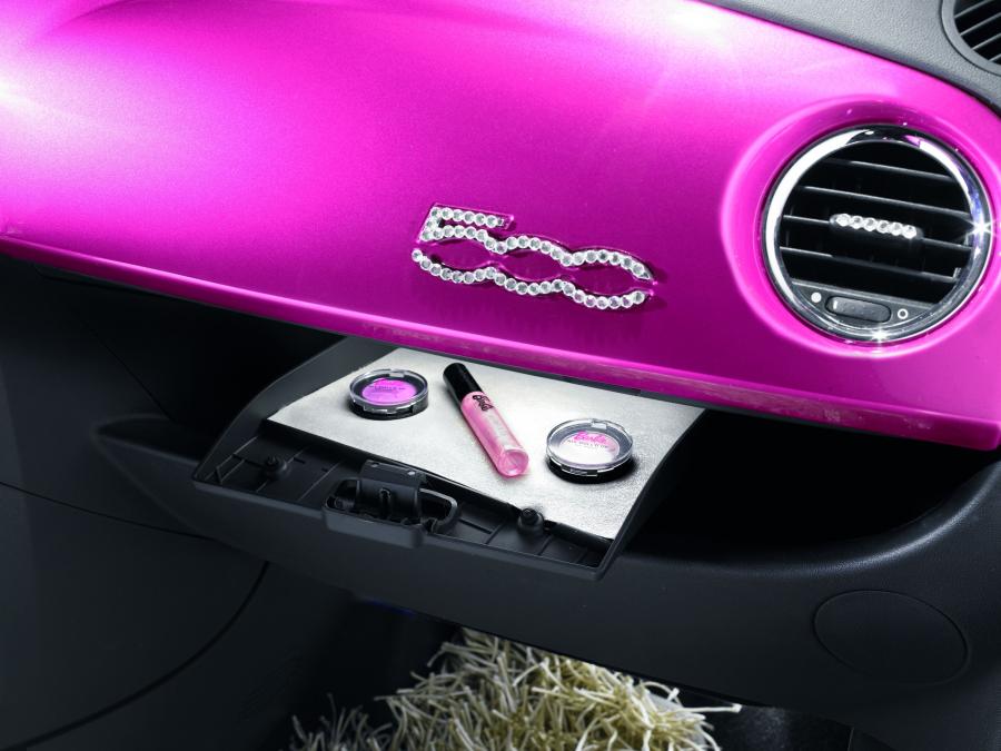  Fiat 500 Barbie Edition 2009 года  (фото 13 из 30)